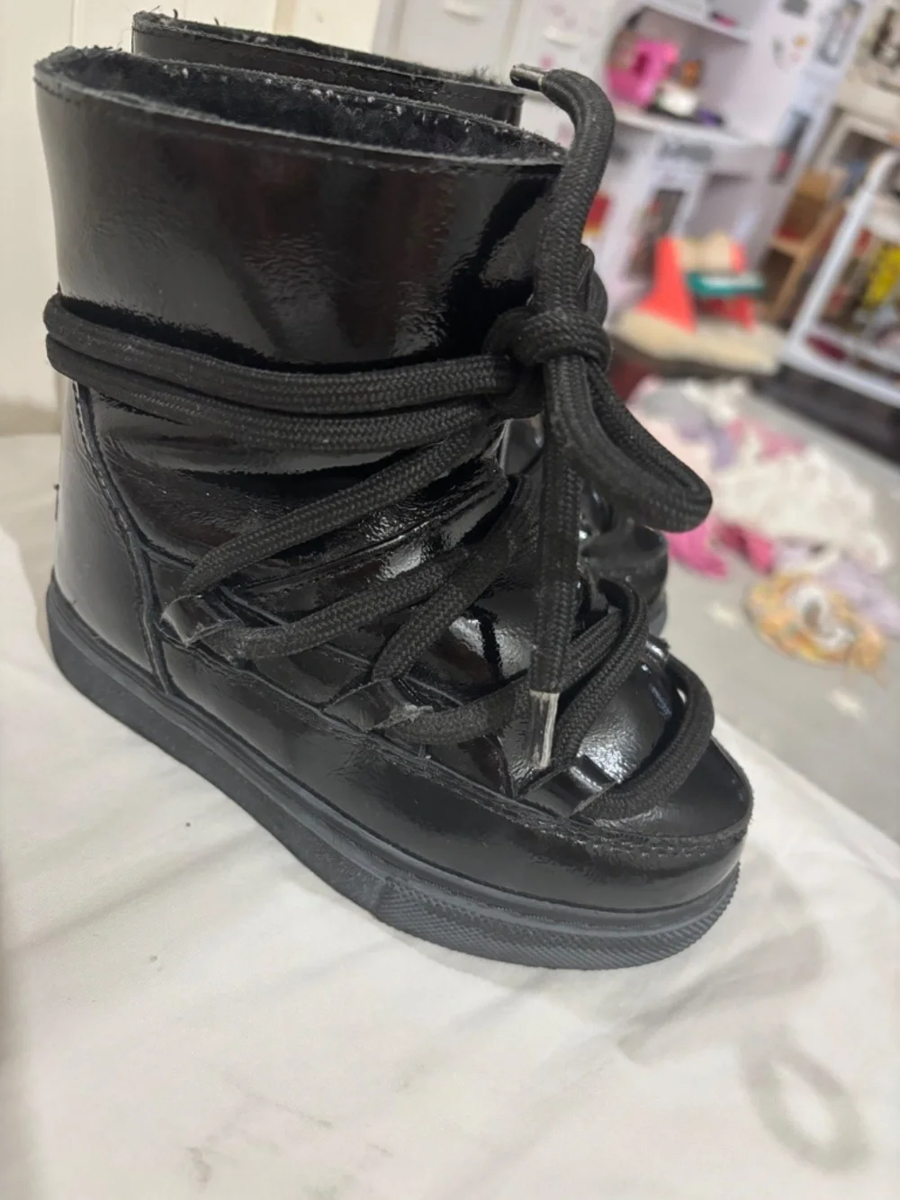 Boots Inuikii